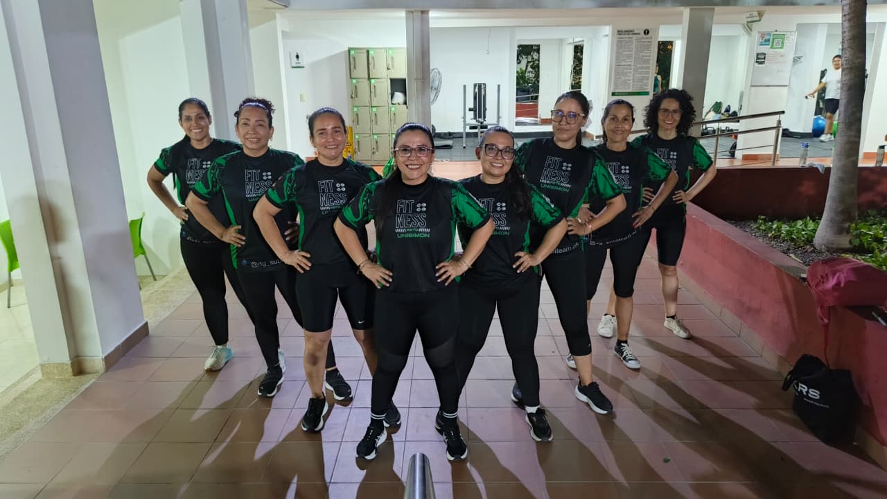 Funcionarios gimansio institucional